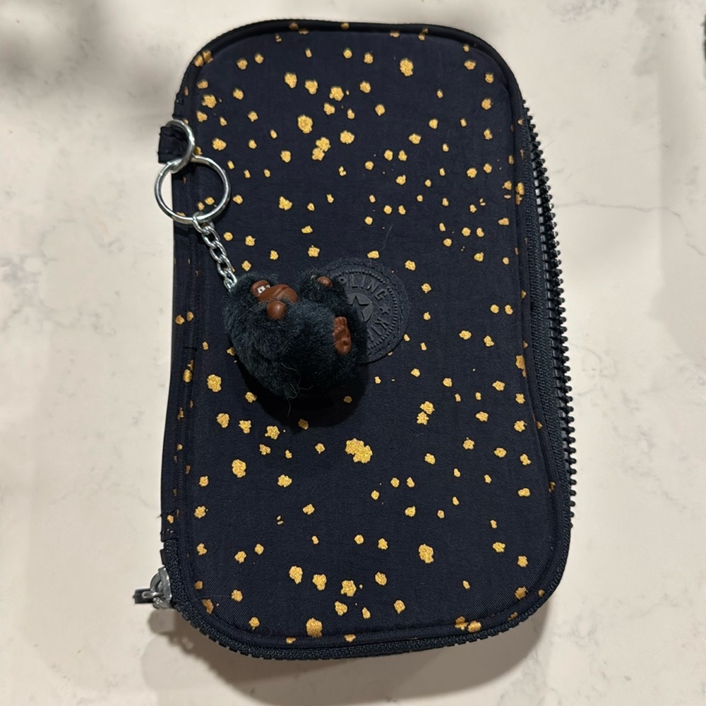 Kipling pen case